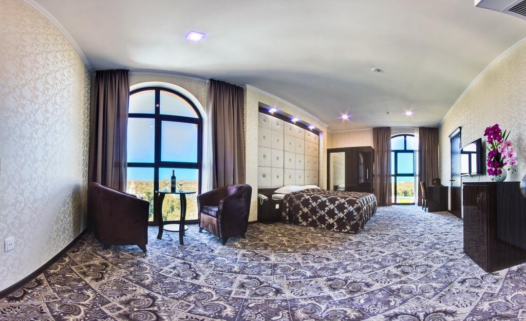 Plaza Hotel בישקק חדר תמונה
