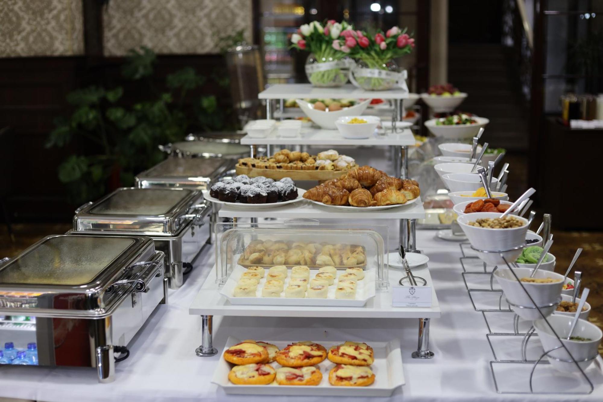 Plaza Hotel בישקק מראה חיצוני תמונה
